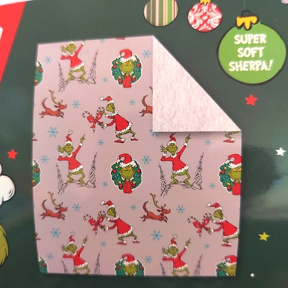 NWT Grinch Genuine Sherpa Holiday Throw - Picture 2 of 4